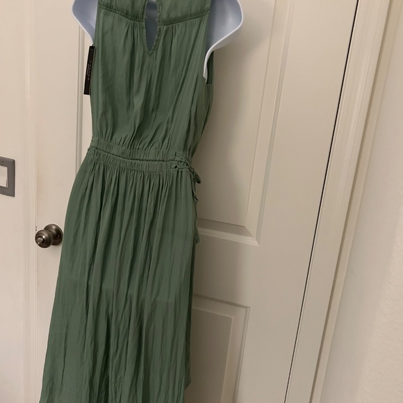 T TAHARI- Sea Green Women’s Dress - NWT -Size Small - Picture 3 of 6